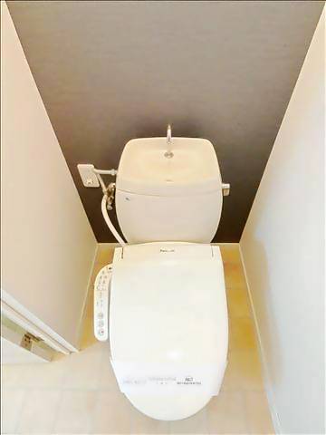����8