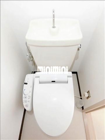 ����9