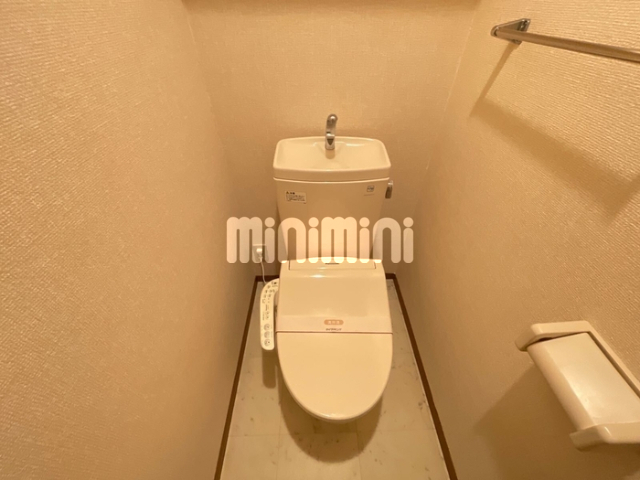 ����9