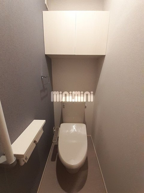 ����4
