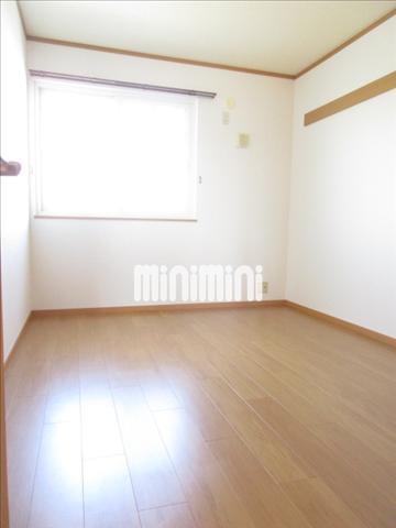����15