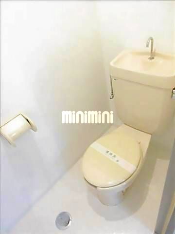 ����4