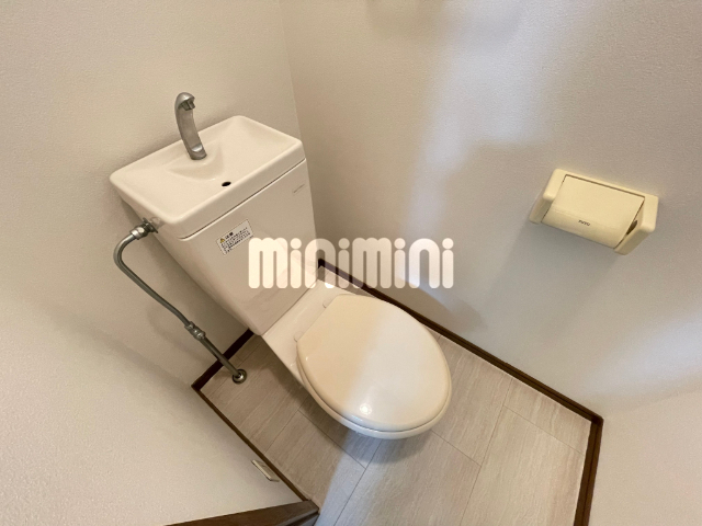 ����3
