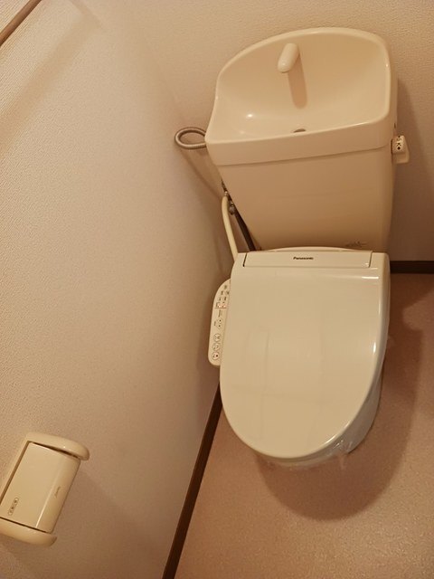 ����4