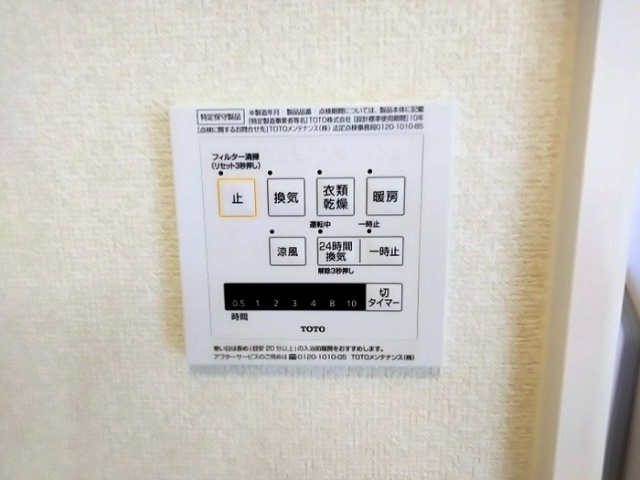 ����12