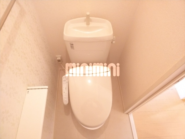 ����4