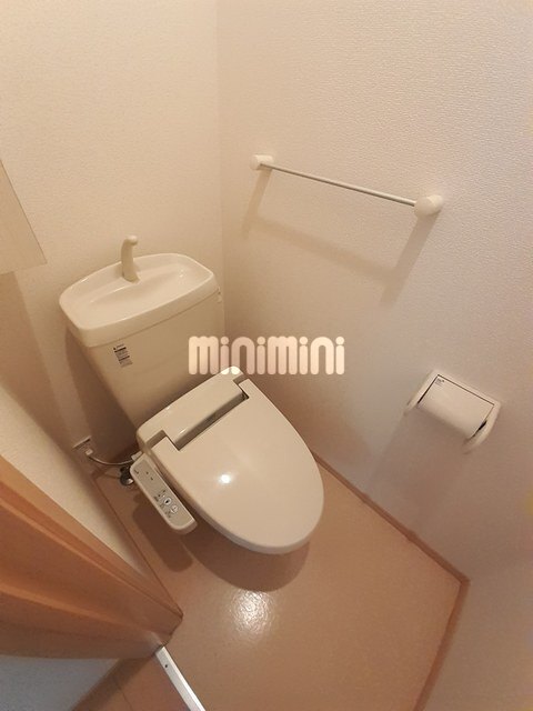 ����4