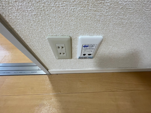 ����20