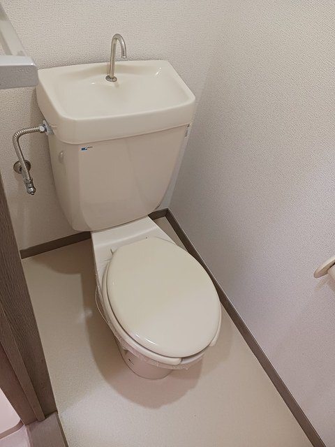 ����4