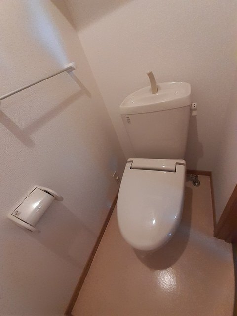 ����4