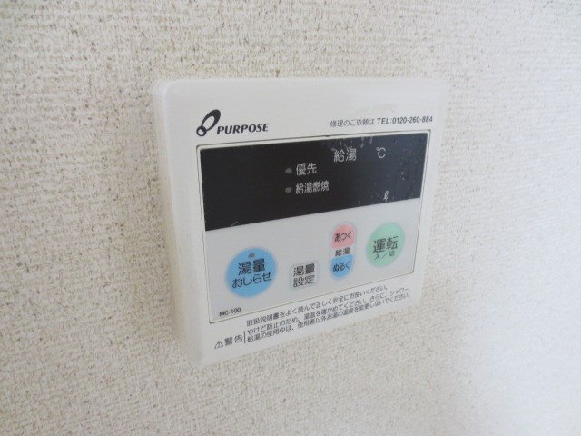����12