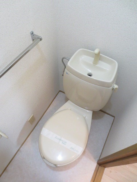 ����4