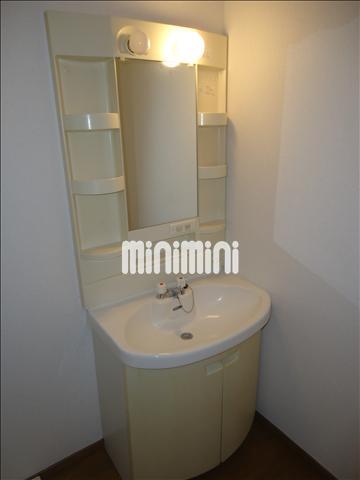 ����3