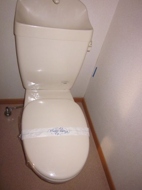 ����4
