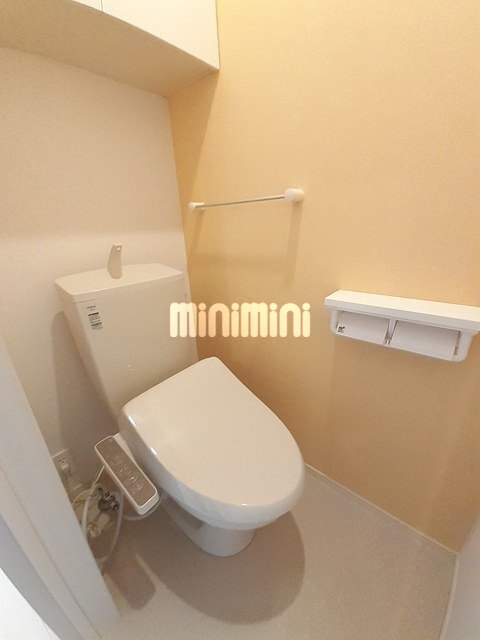 ����4