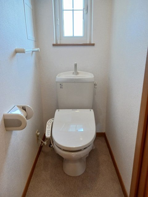 ����4