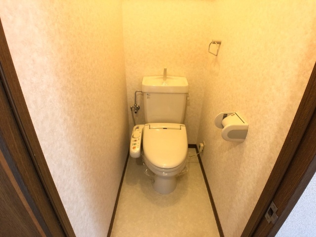 ����4