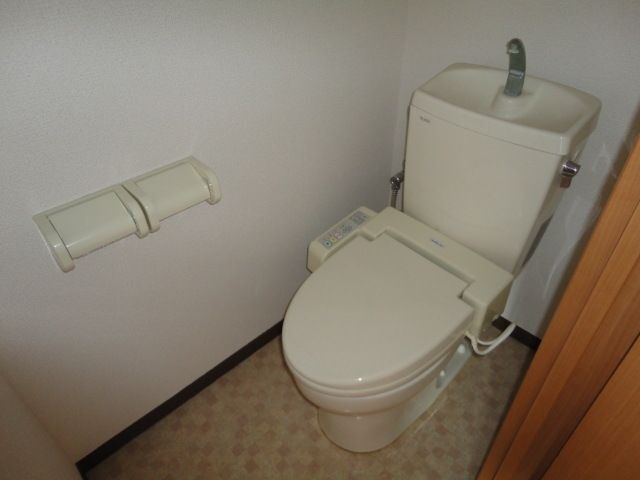 ����4