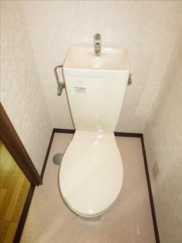 ����4