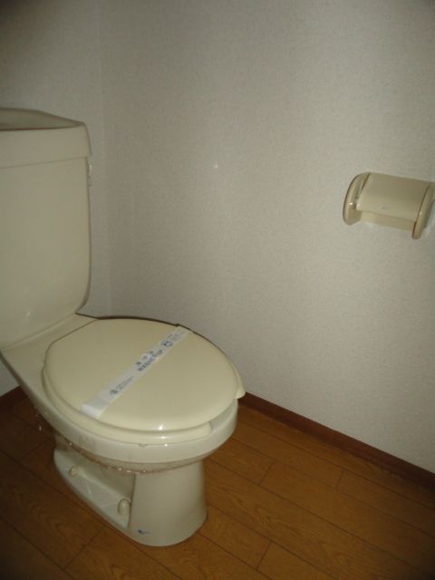 ����4