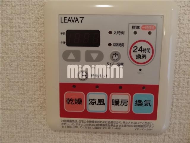 ����18