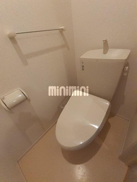 ����4