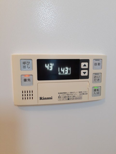����10