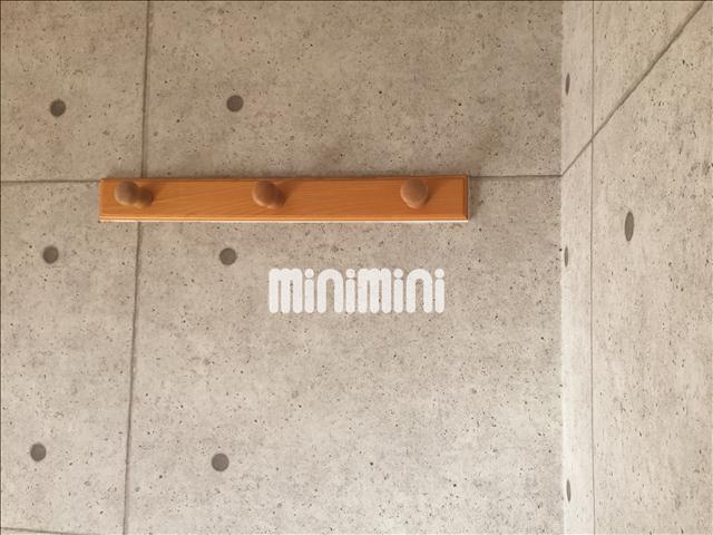 ����17