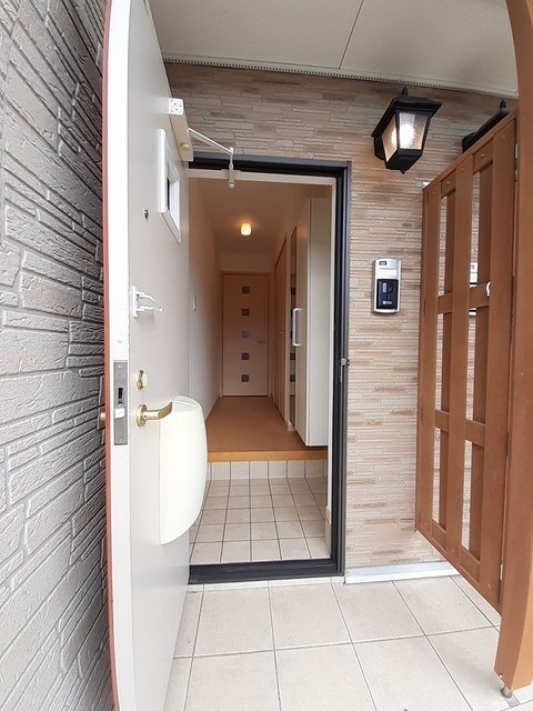 ����8