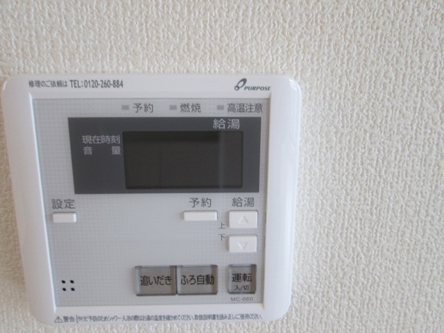 ����12