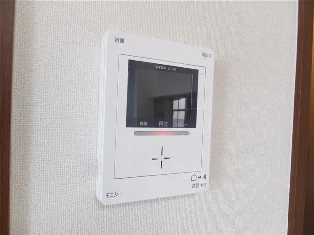 ����10