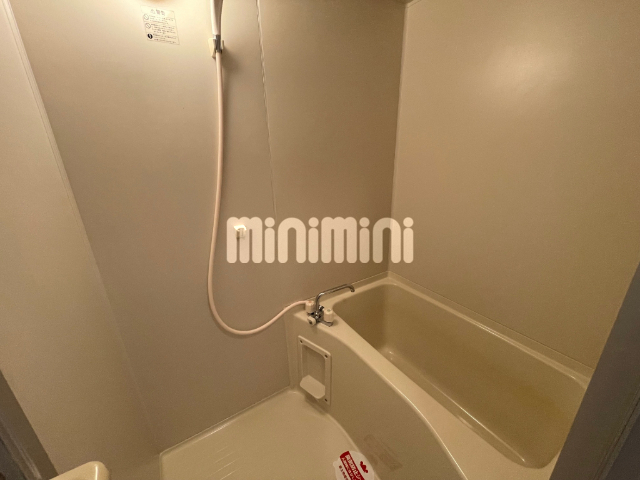����3