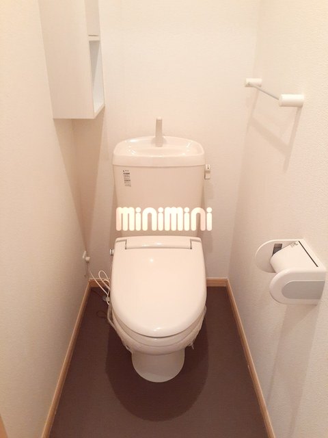 ����4