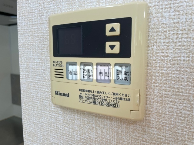 ����16