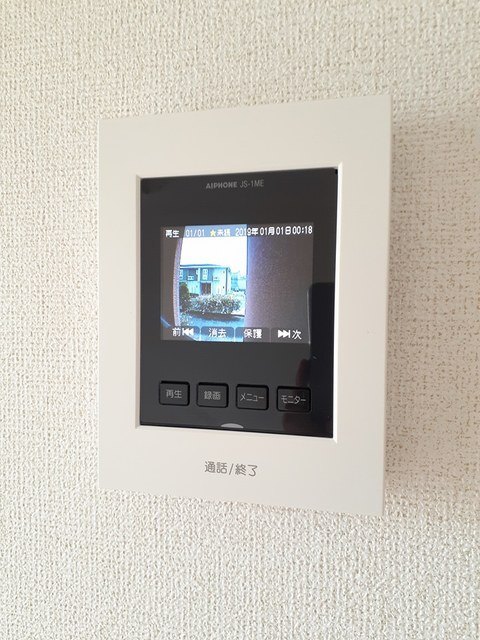 ����10