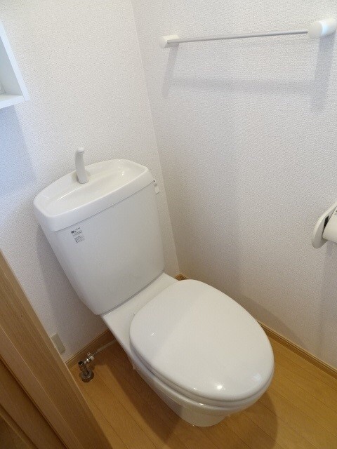 ����4