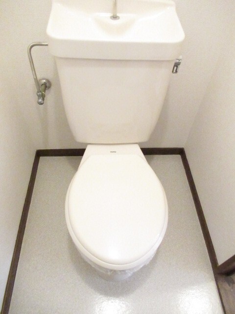 ����4