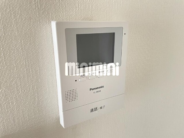 ����12