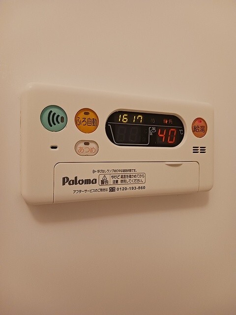 ����8