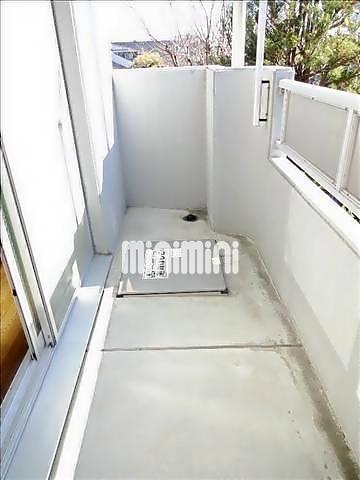 ����9