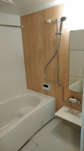 ����3