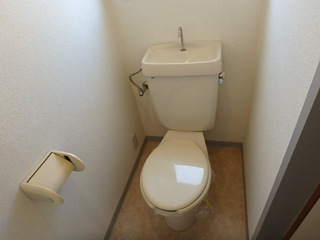 ����3