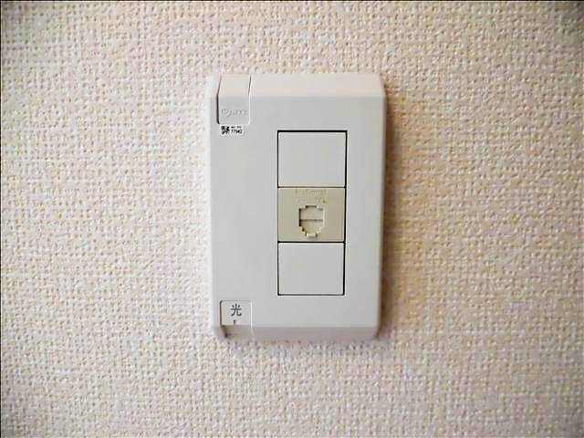 ����16