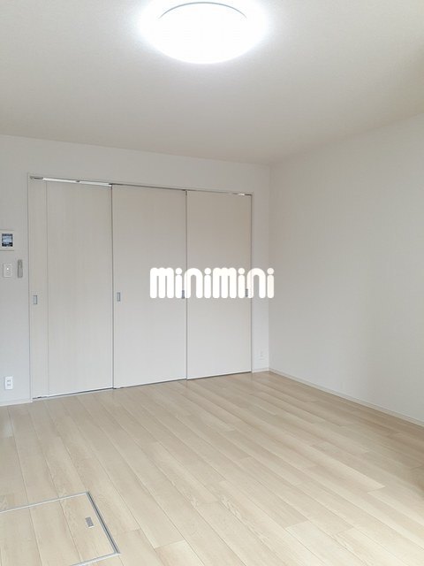����6