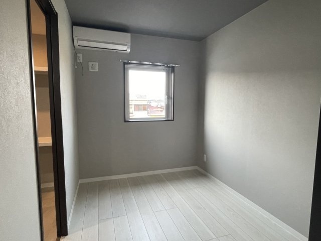 ����5