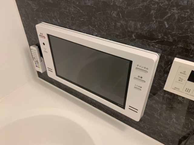 ����10