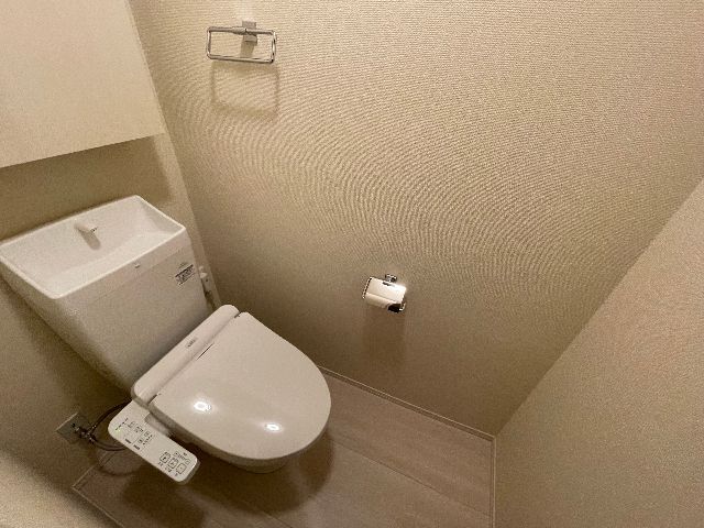 ����4