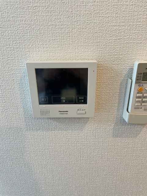 ����16