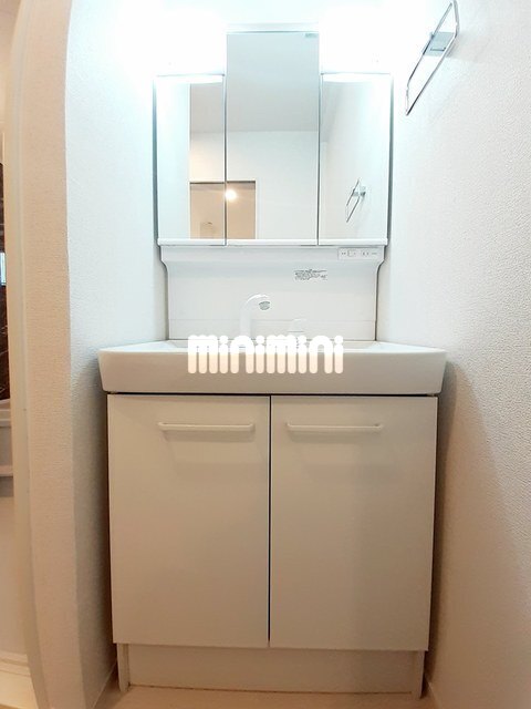 ����8