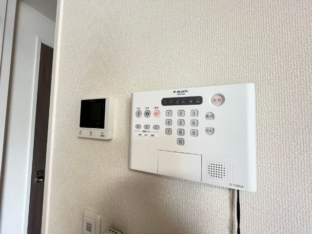 ����11